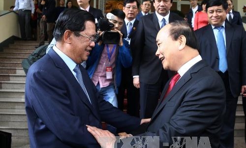 Thủ tướng Nguyễn Xuân Phúc hội đàm với Thủ tướng Hun Sen